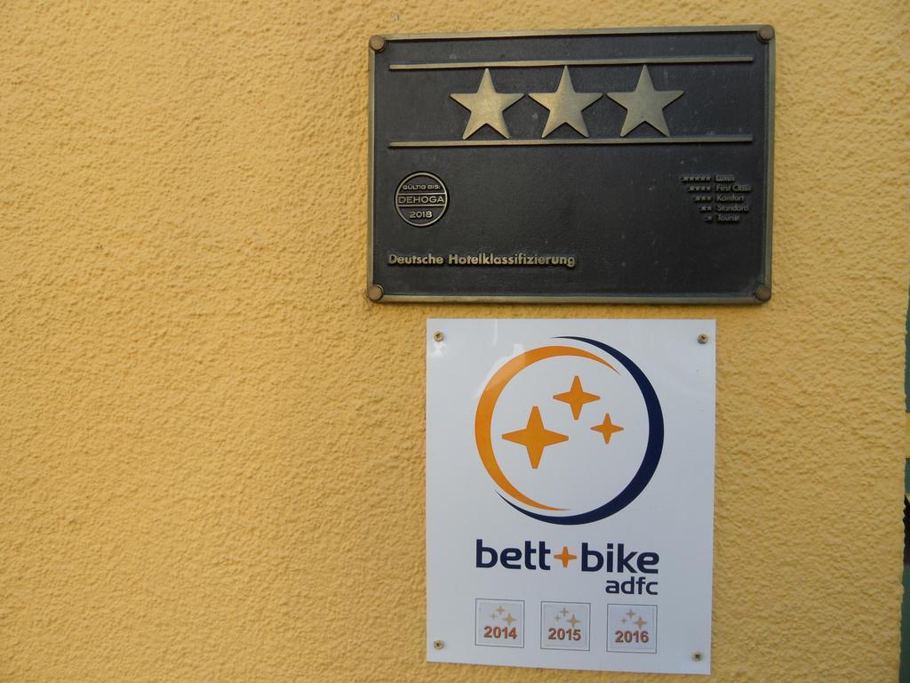שטראלסונד Altstadt Hotel Peiss מראה חיצוני תמונה